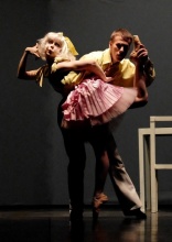 thmb-brel-vysockij-kryl-solo-pro-tri-adela-pollertova-viktor-konvalinka-foto-diana-zehetner-218.jpg